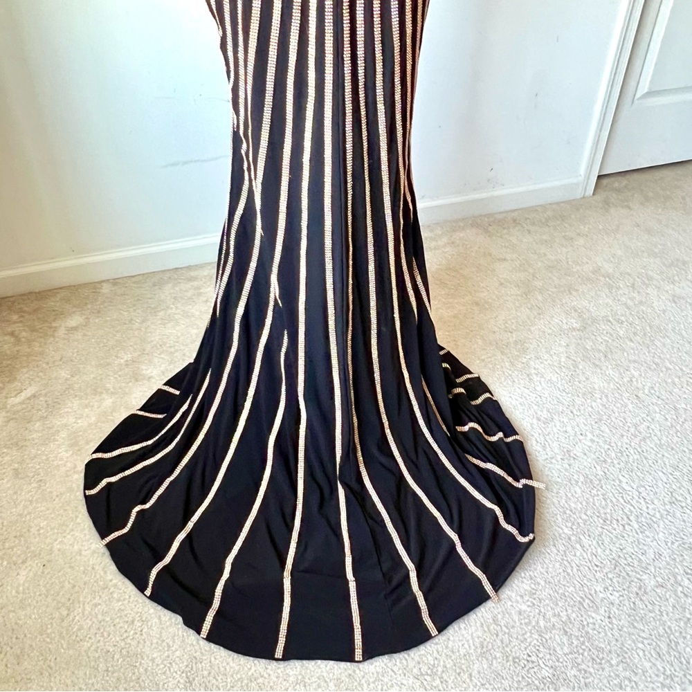 JOVANI Rhinestone Sleeveless V-Neck Deep Back Gold/Black Prom Dress—SZ. 8 - Picture 7 of 17